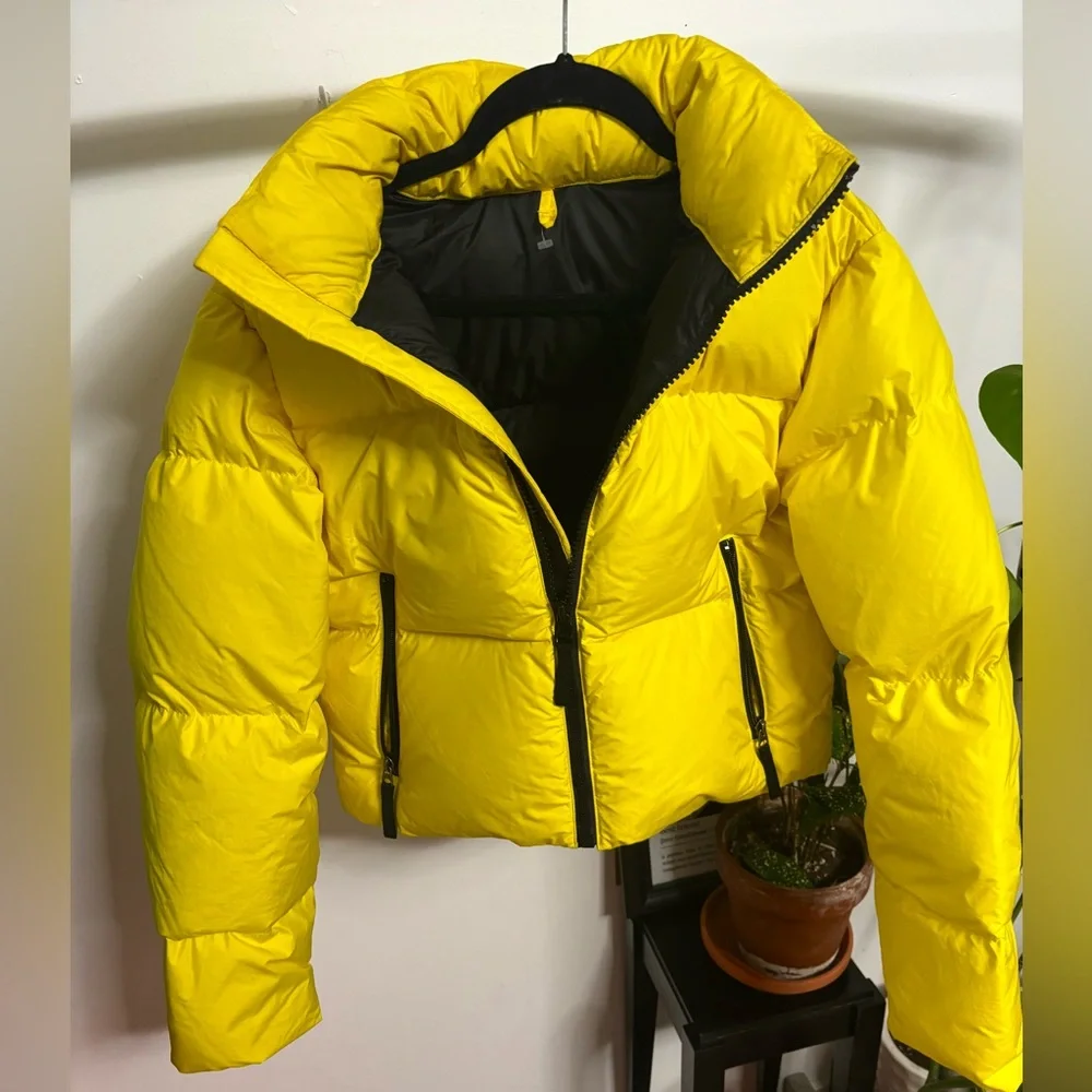 Aritzia Super Puff jacket - Picture 2 of 4